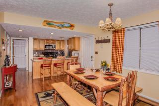 Happy Trails, Hot Tub, In Pigeon Forge Near Strip, Hot Tub, WIFI!!! - Pigeon Forge - 6