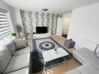 Watan Cottage - Spacious 3 Bedrooms Entire House With Beautiful Outdoor Garden - 0