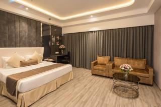 Goldfinch Hotel Mumbai - Bombay - 2