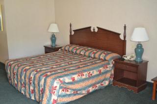 Super 8 by Wyndham Rocky Mount I-95 EXIT 145 - 9