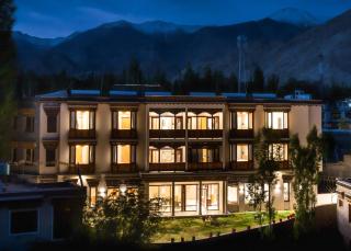The Bodhi Tree - Leh - 0