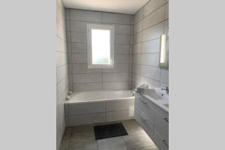 Grande maison neuve idéale pour 6 personnes - Saint-Loubès - 6