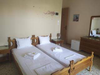 Finikas Rooms - Agia Marina - 7