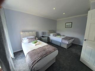 PREMIER - Kenilworth House - 1