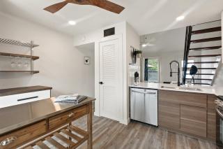 Contemporary Couples Getaway Near Austin Favorites - Loft 21 - Austin - 2