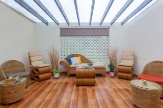 StayVista's Vyoman Villa - Experience a valley view, lush lawn, spa, and yoga retreat - Lonavala - 1