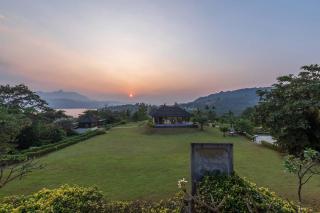 StayVista's Vyoman Villa - Experience a valley view, lush lawn, spa, and yoga retreat - Lonavala - 8