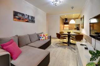 Eleganckie i Stylowe Apartamenty Sun Seasons 24 w Karpaczu z Parkingiem by Noclegi Renters - Karpacz - 0