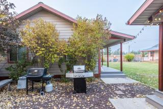 Pinedale Cozy Cabins - 2