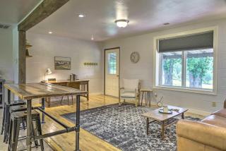 Quiet Country Home in Ava with Chic Interior! - 5