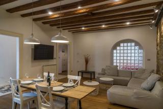 Hadithi Trieste, tra Le Rive e Piazza Unità - 2