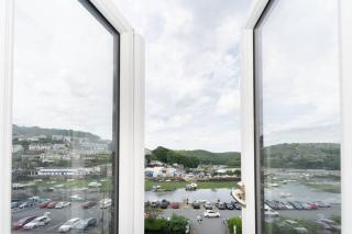 Modern House in Looe, Near Beach and Bars with Great Views and free access to a nearby Indoor Swimming Pool - 8