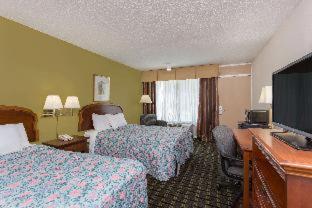 Days Inn & Conf Center by Wyndham Southern Pines Pinehurst - 4