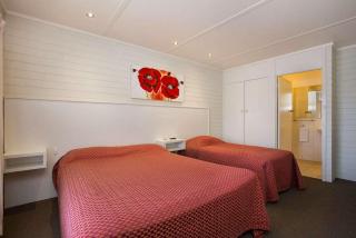 Econo Lodge Portland - 4