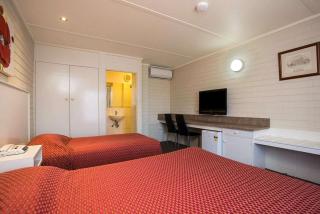 Econo Lodge Portland - 2