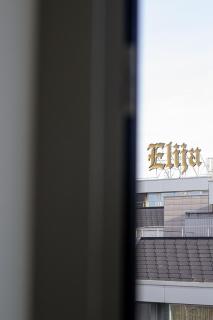 Elija Swan-Toy Apartments 2 - 9