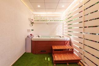 StayVista's Serene Nook - Pet-Friendly Villa with Jacuzzi & Terrace - Kudān - 9