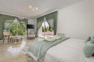 Villa La Quinta 5 Bedroom Villa with Heated Pool - San Pedro de Alcántara - 3