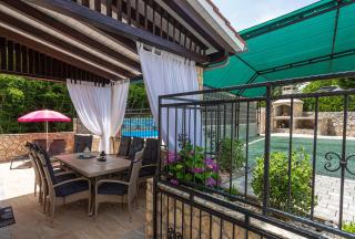 Apartment With A Private Swimming Pool, Garden & BBQ - Gostinjac - 3