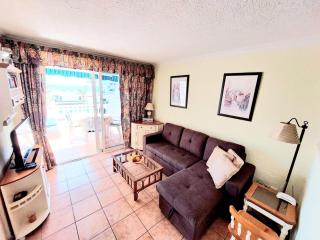 FIRST LINE Villa Floor Studio Apartment with amazing sea view Air Conditioned just 50m from the beach - 3