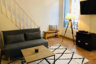 Cannes Lions Rue Montaigne, 200m Palais des festivals - 0