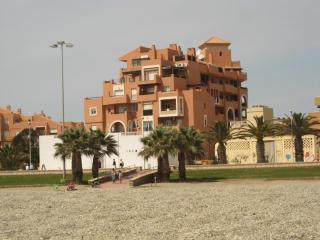 Apartamento en primera línea de playa, con vistas a la playa y con wifi - Roquetas de Mar - 9
