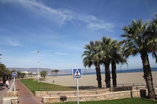 Apartamento en primera línea de playa, con vistas a la playa y con wifi - Roquetas de Mar - 4