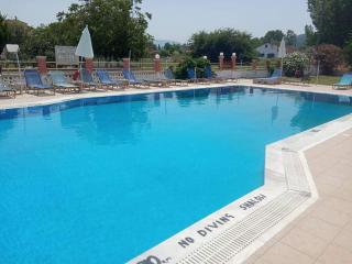 EKTOR APARTMENTS @SWIMMING POOL - 4