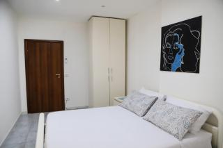 Napoli Centrale Budget Apartment - 8