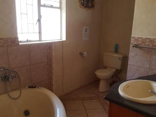 House, Cottage and Contractors Manor - 5