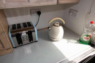 The Pottery Flat Chesterfield Three Star Gold - 6