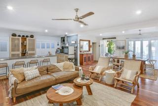 Mylara Beachfront Holiday Home - Holloways Beach - 1