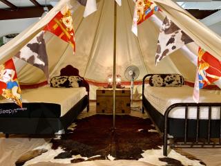 Lone Star Glamp Inn - Warrenton - 9