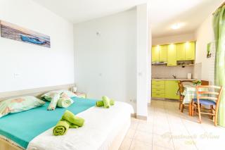 Apartments 20 meters from the beach - Jesenice - 7