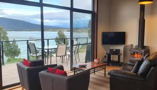 The Beach House- private jacuzzi and wood fire! - Dover - 8