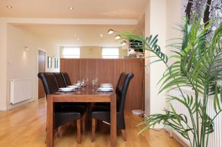 JOIVY Spacious 2 bed,2 bath flat, free parking and rooftop terrace - Edimburgo - 2