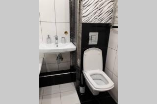 Levoberezhnaya metro station, exhibition center - Kiew - 2