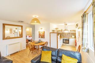 Bracken Lodge 8 with Hot Tub - 3