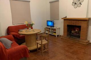 Casita de campo con vistas a una laguna - 2