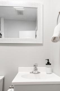 ENTIRE BACHELOR UNIT EN-SUITE UPTOWN WATERLOO - e5 - Waterloo - 1