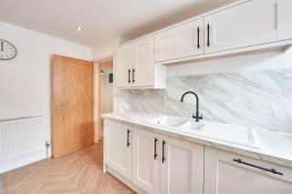 Host & Stay - Whitby Heights - 2