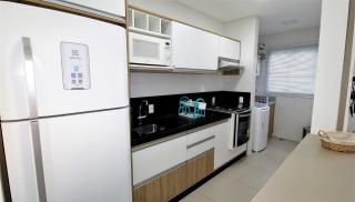 1071 - Apartamento com 2 Suítes na Praia de Bombinhas, - Bombinhas - 8
