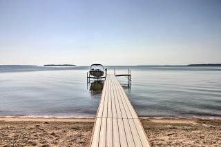 Waterfront Leech Lake Cabin with Dock, Fire Pit - 9