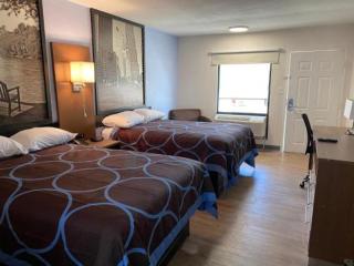 Super 8 by Wyndham Marietta/West/Atl Area - 4