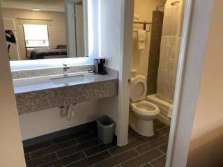 Super 8 by Wyndham Marietta/West/Atl Area - 3