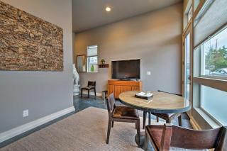 Sleek Seattle Studio - 2 Mi to Downtown Ballard! - 9