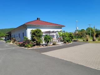 Travelers Home - Hasloch - 4