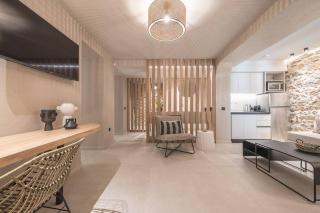 Apollonos 28 Luxury Suites - Atene - 9