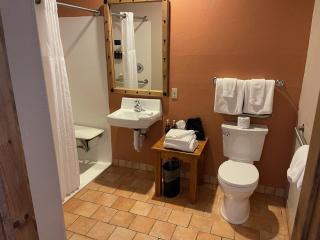 Table Mountain Inn - Golden - 8
