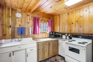 Flower Lane Cabin - 2